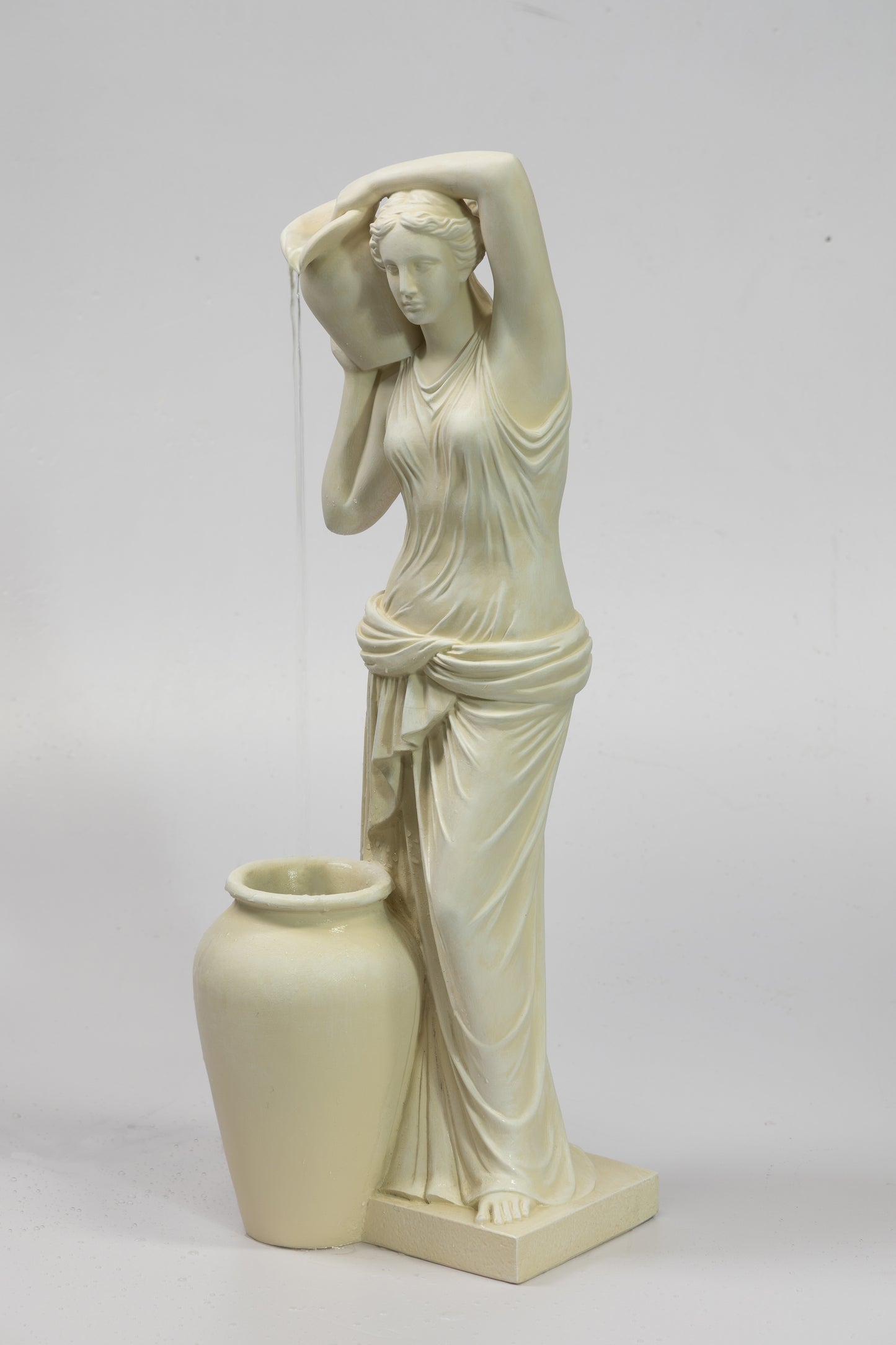 Rebecca pour from shoulder