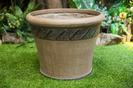 Retro-style flowerpot